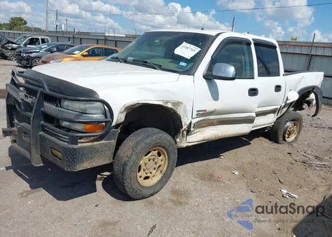 2002 Chevrolet Silverado 2500Hd Lt z USA, uszkodzony, nr VIN 1GCHK23102F187656